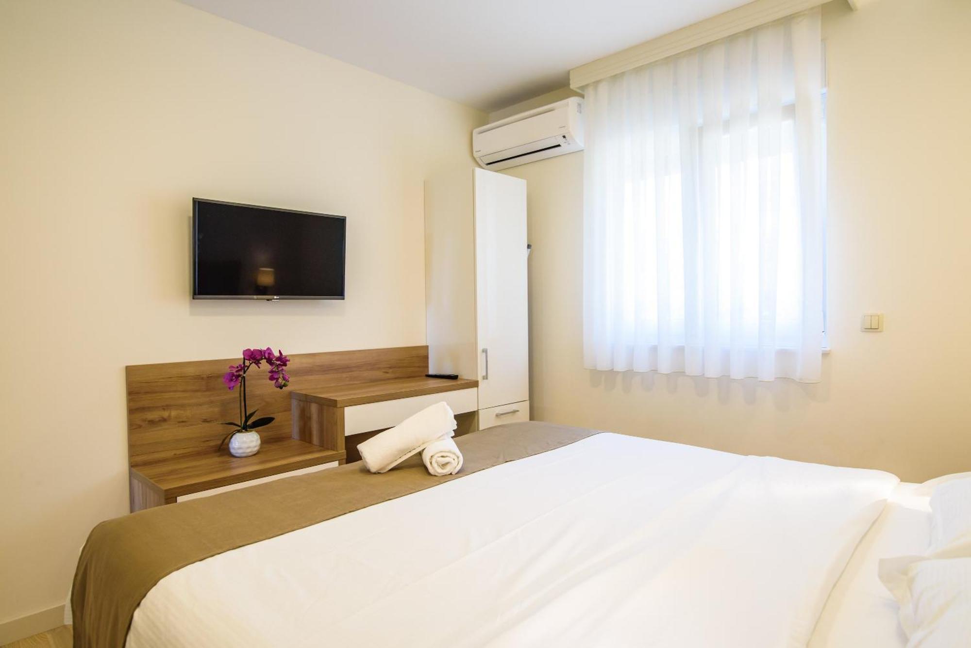 Apartments Leone Lukas Promajna Room photo